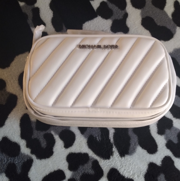 Gorgeous NWT ~ MK Belt Bag - Picture 2 of 16